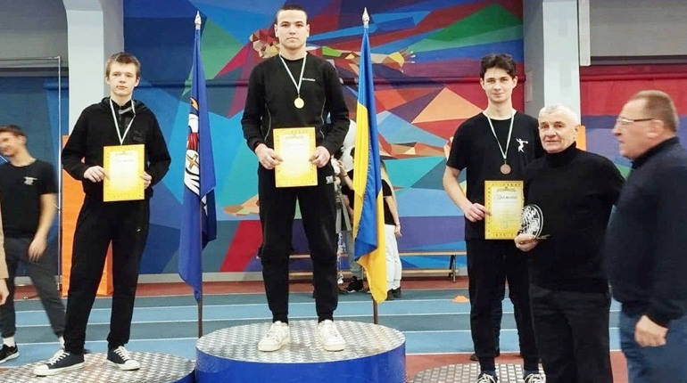 Менські легкоатлети та їхня тренерка – серед кращих на Чернігівщині