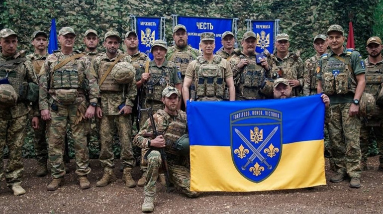 Бійця стрілецького батальйону із Сарненщини відзначив Сирський