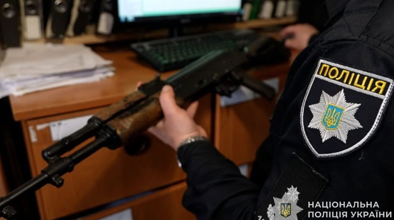 28 автоматів та тисячі набоїв: як на Шосткинщині проходить декларування зброї