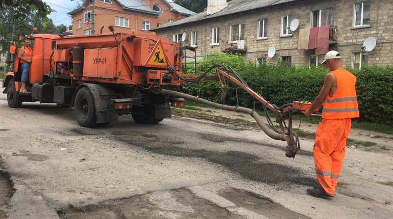 Фотофакт: ремонт доріг на міських вулицях