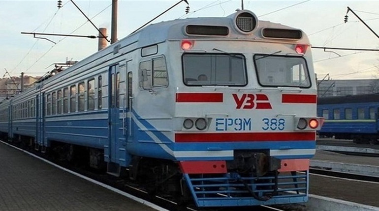 Оновлений розклад руху пасажирських поїздів по станції Кривин та автобуса до Кривина