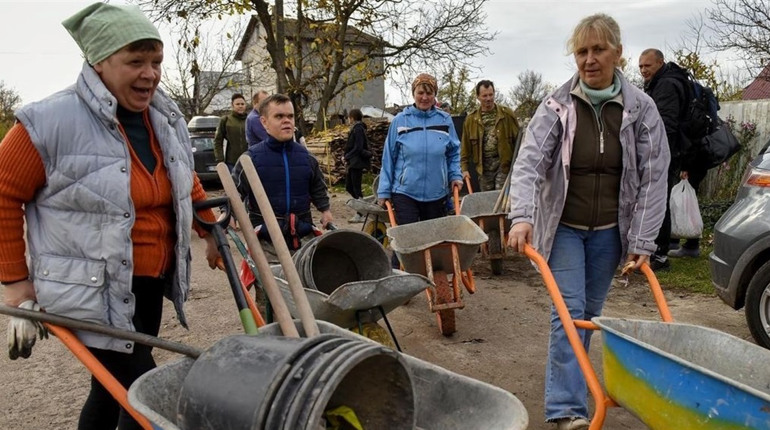Займатимуться благоустроєм та отримуватимуть зарплату: на Шевченківщині створюють робочі бригади