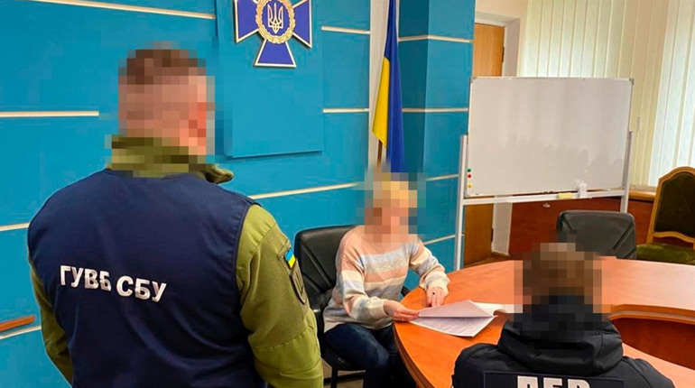 Працівниця СБУ виявилась сепаратисткою: їй повідомили про підозру