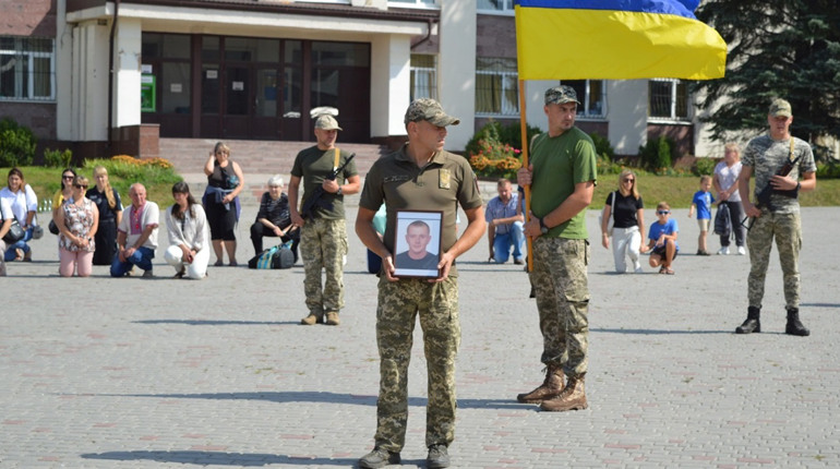 У Лановецькій громаді на Кременеччині зустріли тіло захисника Зіновія Зажерея