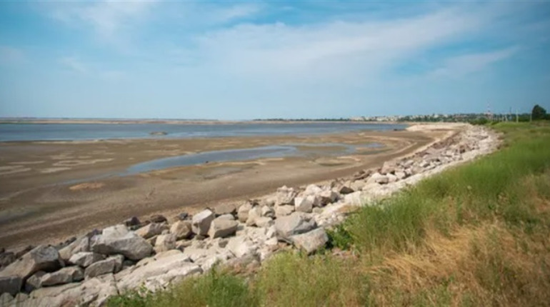 В Україні заборонили передавати у власність землі Каховського водосховища