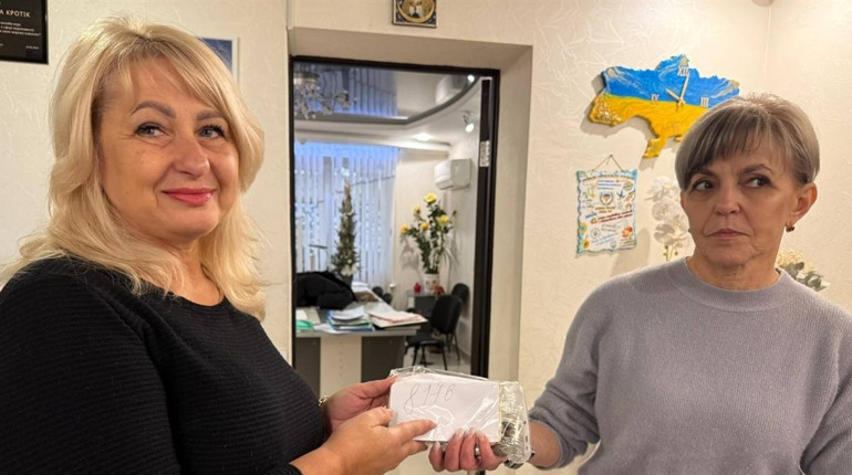 Шкарпетки, ліки, листівки та кошти: діти, батьки та вихователі садочка «Дюймовочка» — бійцям ЗСУ