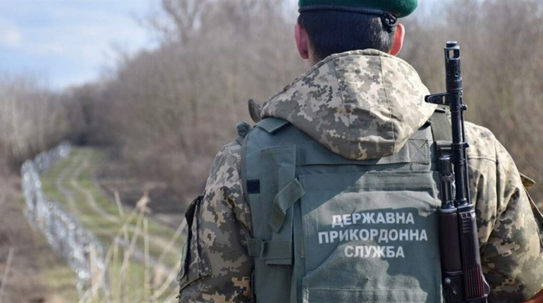 На Одещині прикордонник під час патрулювання втік до Молдови, залишивши зброю і службову собаку