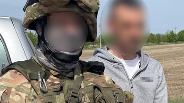 На Одещині затримали диверсанта, який на замовлення ворога підпалював електростанції. Він місцевий
