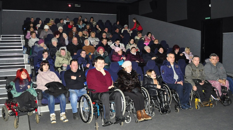 На свято в кінотеатр, або Як фільм став приводом поговорити про проблеми людей із інвалідністю