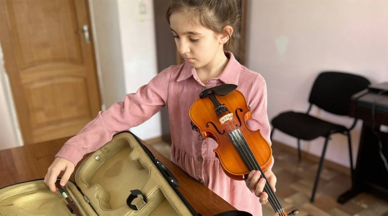Корисно, доступно в будь-якому віці: на яких музичних інструментах навчають грати у Біляївці
