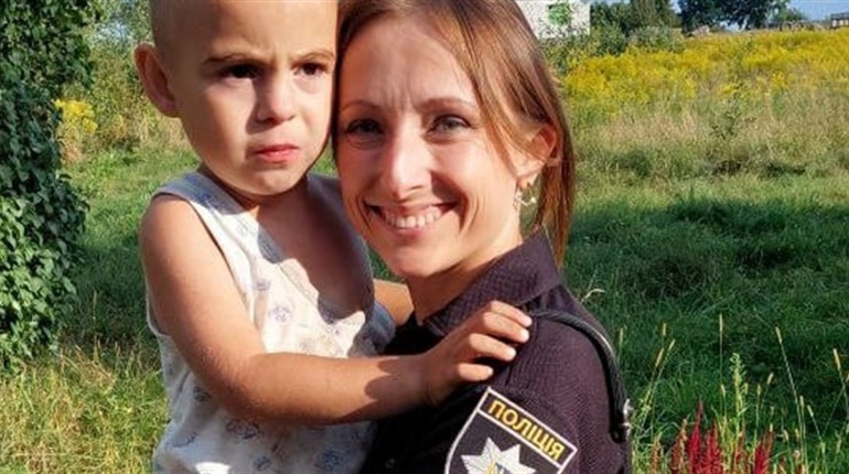 Помітили в полі біля іншого села: у Сарненському районі знайшли трирічну дитину