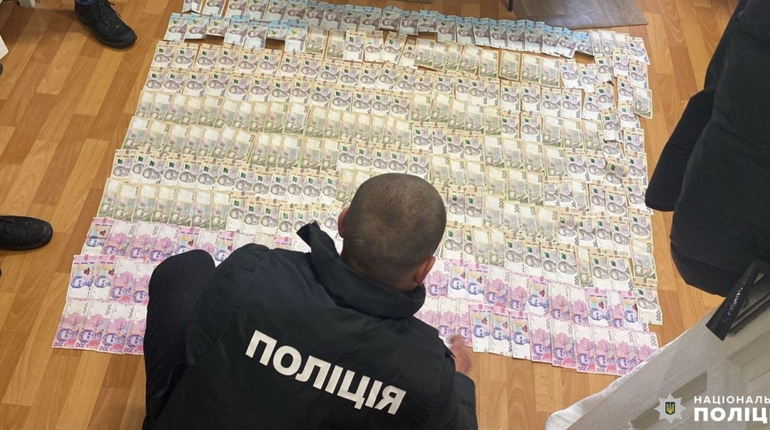 Підозрюють у допомозі ухилянтові: на Сарненщині на хабарі затримали лікаря