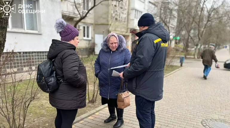 Рятувальники у Південному провели профілактичний захід серед населення (ФОТО)