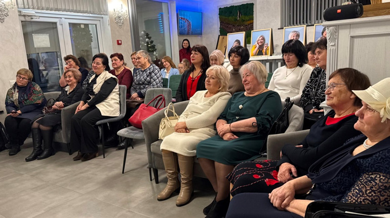 У Сарнах презентували фотовиставку «Розкішні досі»: яким був фінал проєкту «Жити, радіючи»