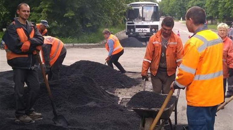 Ігноруєш пасок безпеки, мотошолом чи світловідбивач на одязі в темну пору - штраф до 510 гривень