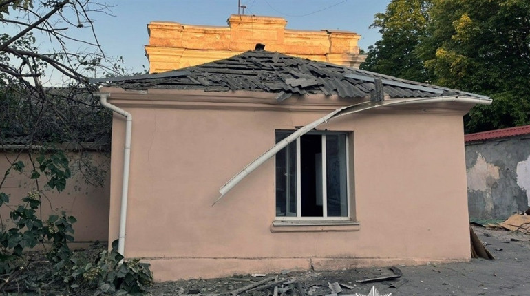 На Херсонщині армія рф завдала ударів по критичній та соціальній інфраструктурі, житловим кварталам