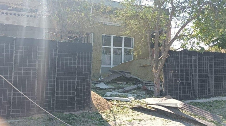 На Херсонщині через ворожі обстріли пошкоджені житлові будинки та приватні автівки