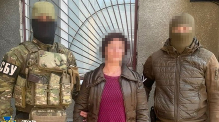 СБУ затримала двох колаборанток з Херсонщини: працювали на рф під час окупації правобережжя
