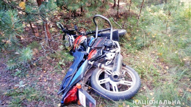 У Вараському районі в ДТП загинув мотоцикліст