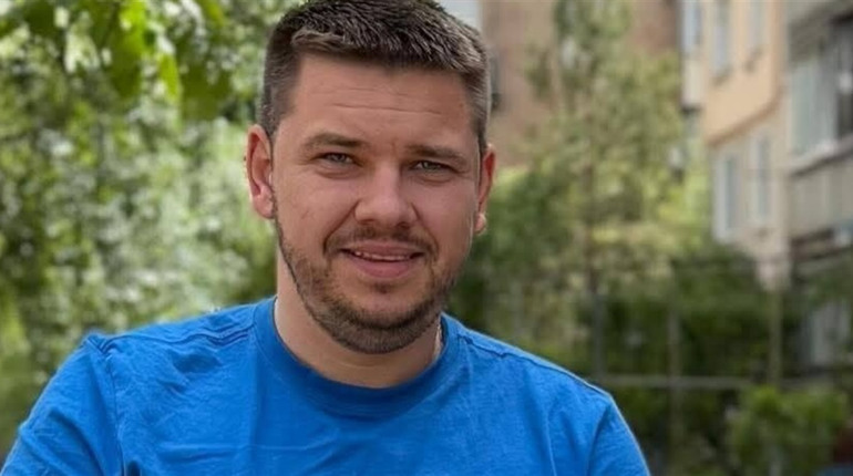 Волонтера з Херсонщини затримали за торгівлю довідками про непридатність, а до того позбавили прав