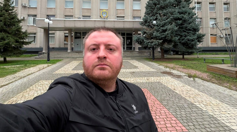 Ексочільник Херсона Роман Мрочко показав концепцію антидронового захисту тролейбусів у Херсоні