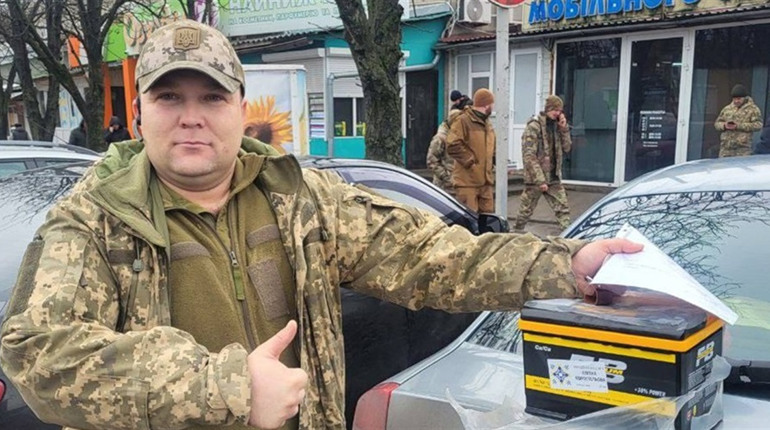 Волонтери БФ Євгена Коростельова відвезли генератор і акумулятор для захисників Гуляйполя