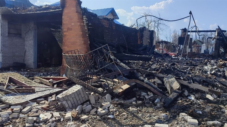 Ніч вогню у Шостці: одна людина загинула, за життя 29-річної дівчини борються лікарі