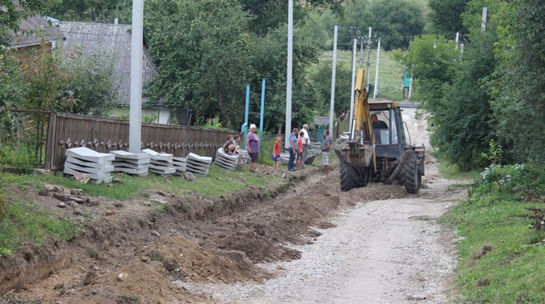 Від радянських машин до сучасних самоскидів. Як оновлюють автопарк комунальників у місті Городок