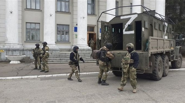 Чому окупанти ідуть з Херсона: У кремлі готують нові методички