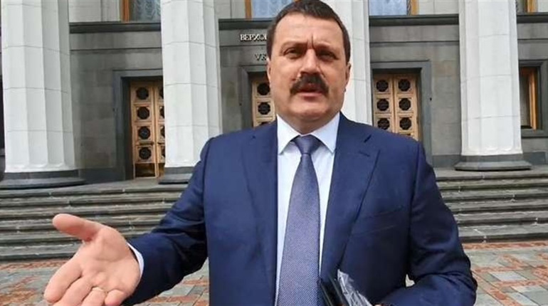 Народного депутата Андрія Деркача оголошено в розшук. Його підозрюють у державній зраді