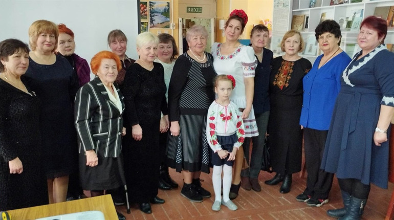 До дня поезії глухівчанки читали власні вірші. Про що пишуть наші жінки?