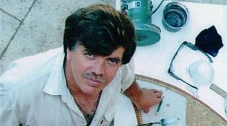 Художник Юрий Тихонов из Бердянска считает, что девиз «Знать и уметь» никто не отменял