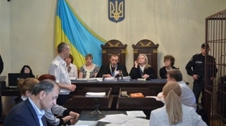 У Новій Каховці безробітні і пенсіонери здають декларації 