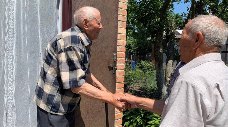 Пенсіонера локомотивного депо ім. Т. Шевченка привітали з 95-річчям