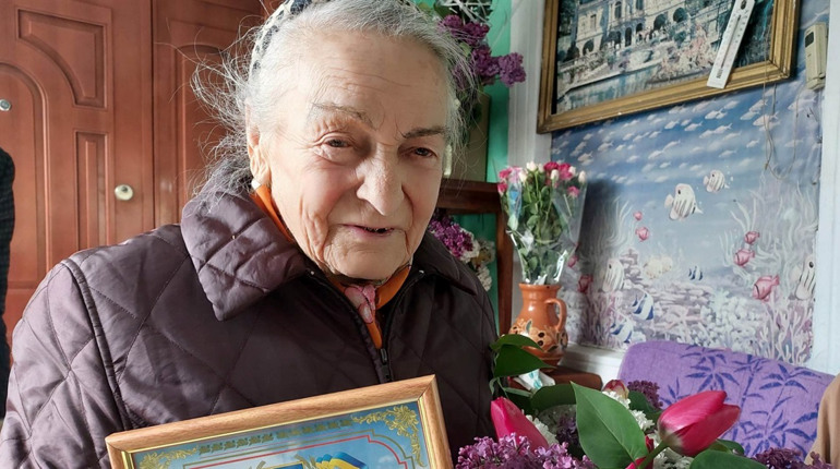 «Мене завжди тримали робота, діти та творчість»: дев’яностолітня ювілярка про секрет довголіття