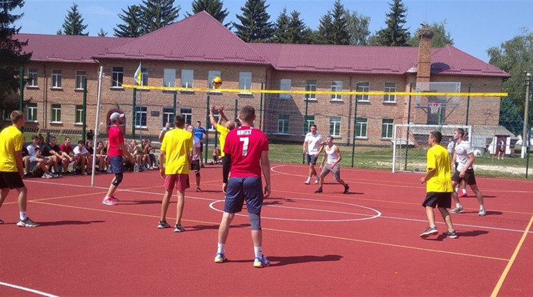 До Дня села в Пристромах провели волейбольні змагання, а виграли не господарі