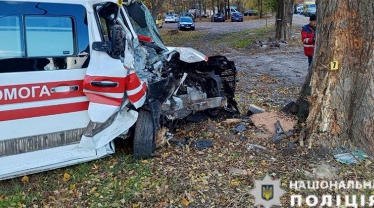 Поліція Чернігівщини встановлює обставини ДТП з травмованими людьми в Ніжині