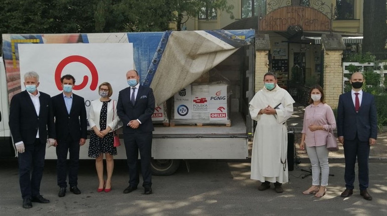 Польща передала Фастову допомогу для протидії коронавірусу