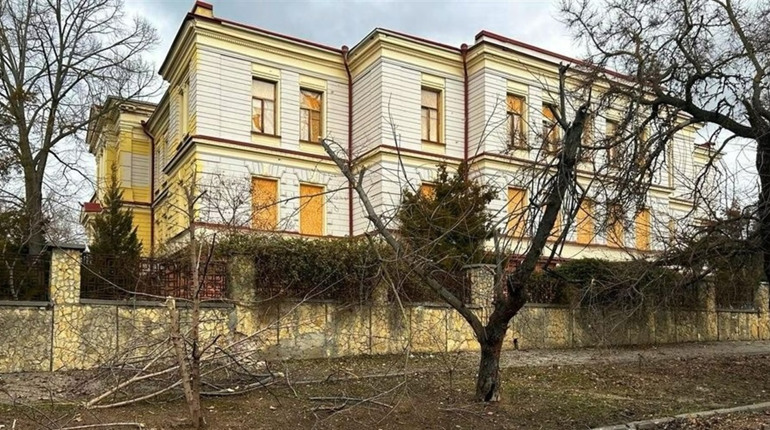 Ворожі обстріли Херсонщини: окупанти цілять по житловій забудові та цивільній інфраструктурі