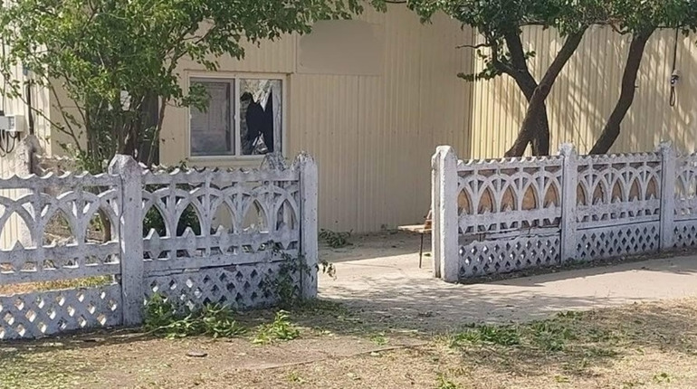 На Херсонщині армія рф завдала ударів по критичній та соціальній інфраструктурі, житлових кварталах