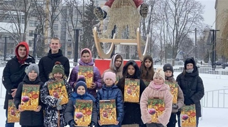 Діти Дворічанської громади отримали подарунки на День Святого Миколая