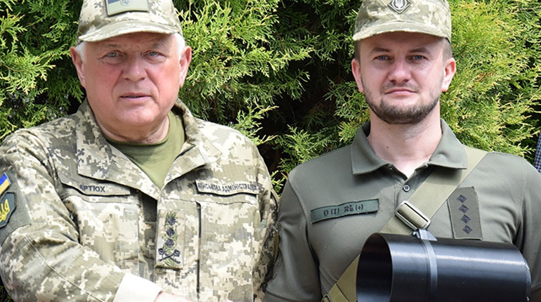 Партію потужних прожекторів передали військовим підрозділам Сумщини