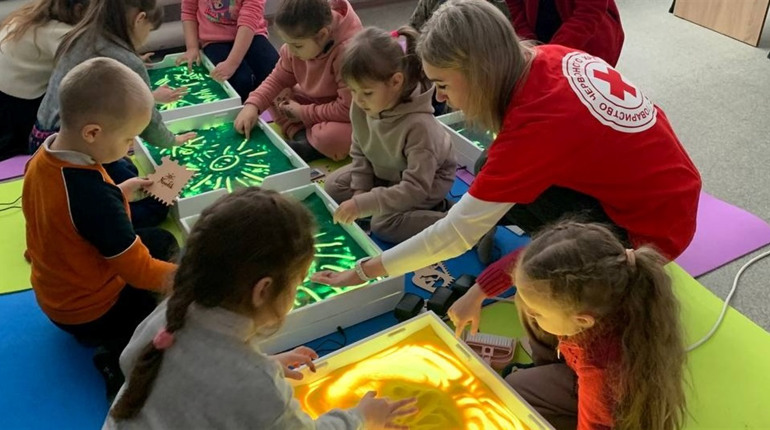 У Червоному Хресті Шостки проводять ігрові програми для психосоціальної підтримки дітей