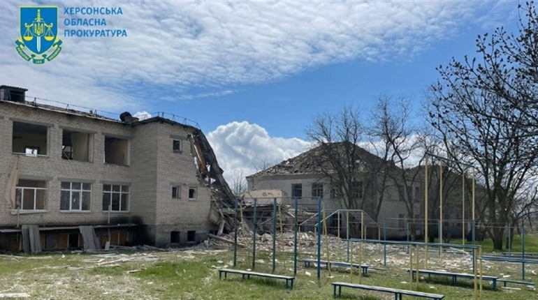 Окупанти знов обстріляли Херсон та область: є загиблі та поранені