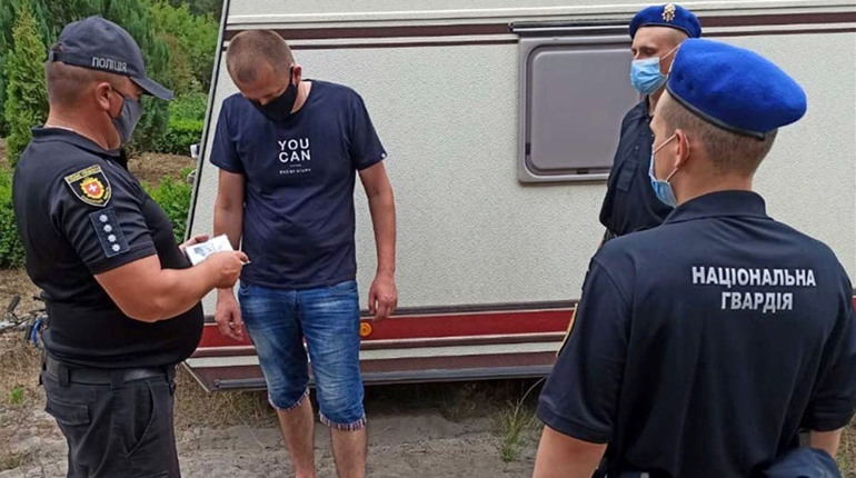 На Білому озері слідкують за порядком Нацгвардійці