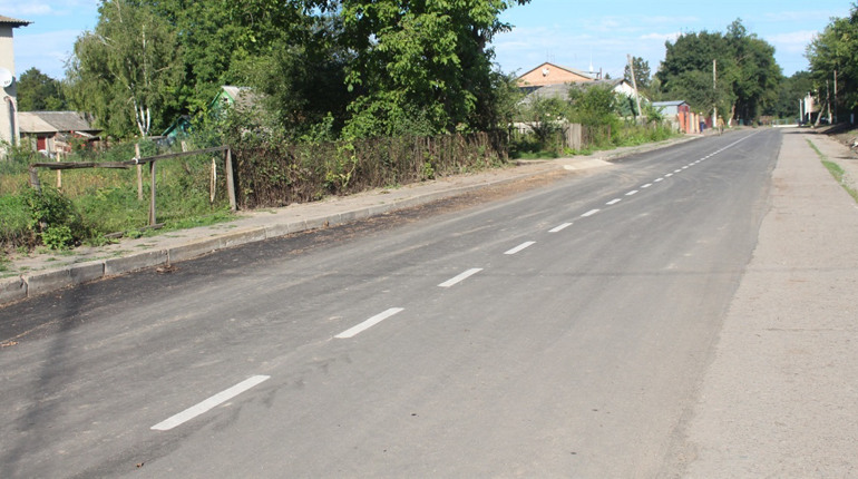 Нове дорожнє покриття та розмітка з’явилися на одній з вулиць Городка