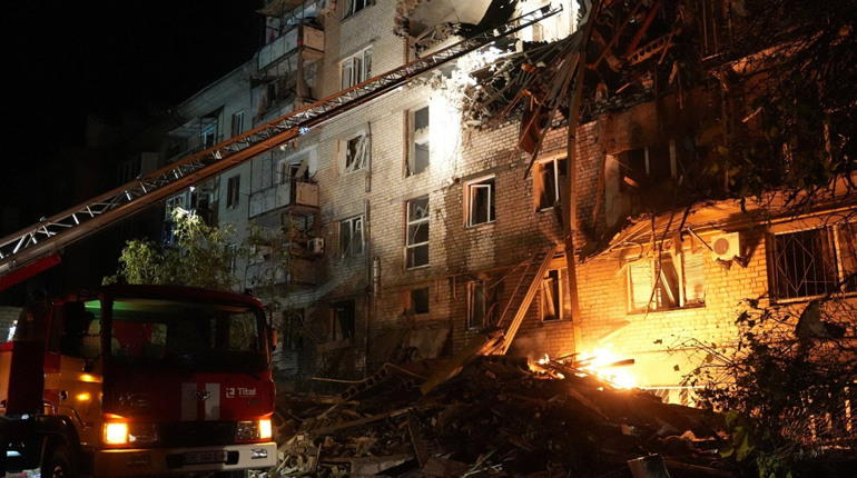 У Миколаєві внаслідок нічної атаки загинув чоловік, ще п’ятеро — поранені