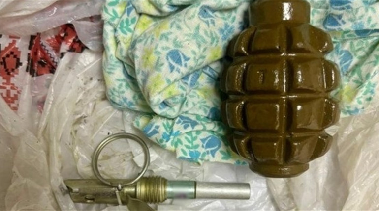 На Звягельщині правоохоронці затримали чоловіка, який продавав гранату