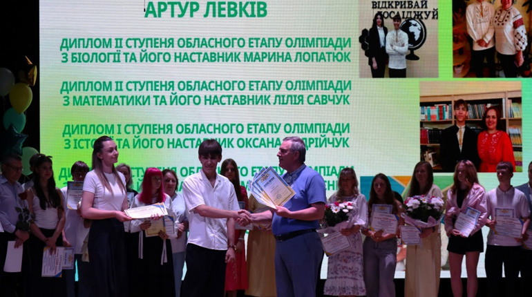 Розум, залізна витримка та 5 дипломів одного титана: як у Звягелі пройшла церемонія "Обдарованість"