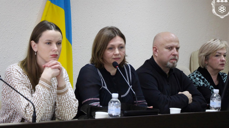 У Нетішині родини військових зустрілися з представником Уповноваженого Верховної Ради з прав людини